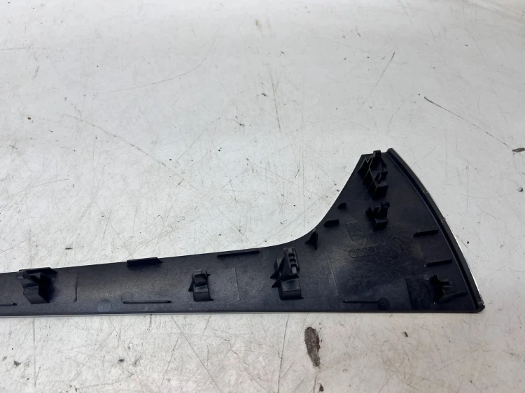 DEKOR LISTWA DRZWI PRAWY TYŁ AUDI A6 C8 4K5867420E 3LP