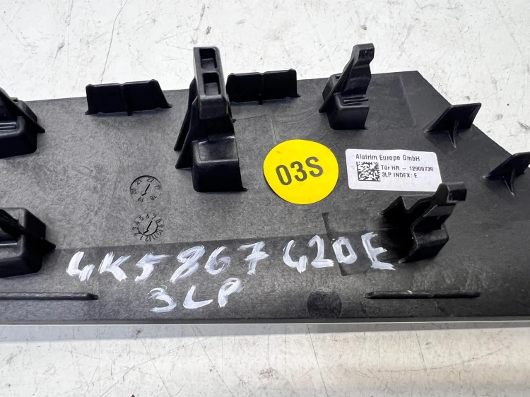 DEKOR LISTWA DRZWI PRAWY TYŁ AUDI A6 C8 4K5867420E 3LP