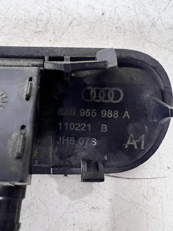 DYSZA SPRYSKIWACZA PRAWA AUDI A1 8X LIFT 8X0955988A