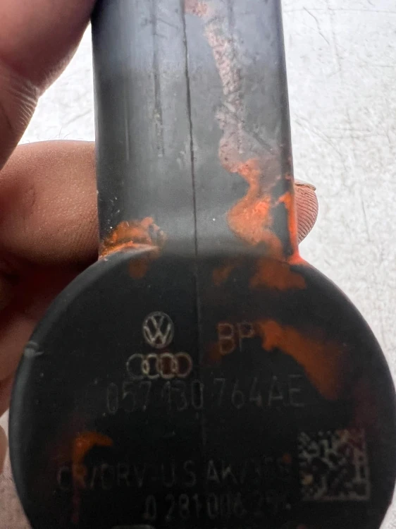 ZAWÓR CIŚNIENIA PALIWA AUDI VOLKSWAGEN SEAT SKODA 057130764AE