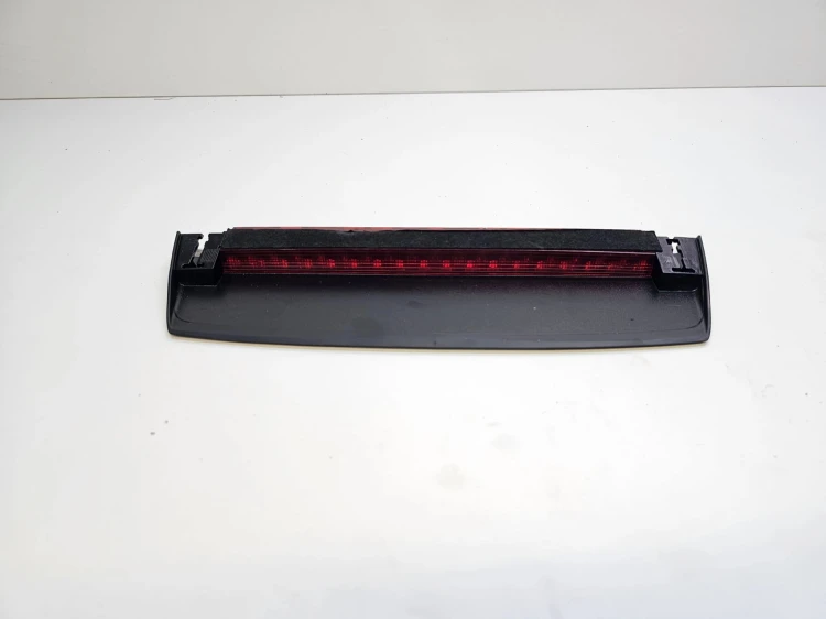 ŚWIATŁO STOP TRZECIE AUDI A4 B9 SEDAN 8W5945097