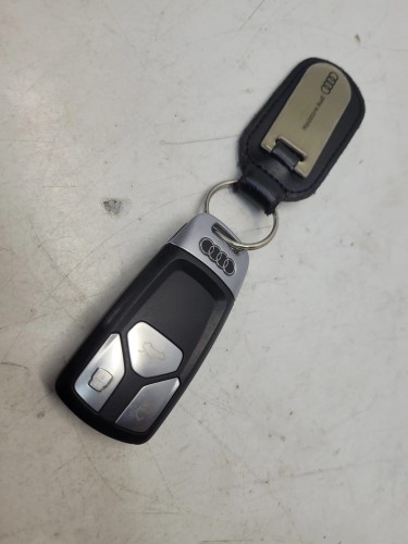 KLUCZYK PILOT KEYLESS AUDI A4 B9 A5 8W Q7 4M 4M0959754AJ 1/26