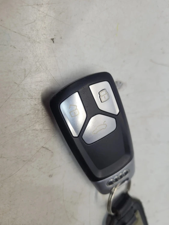 KLUCZYK PILOT KEYLESS AUDI A4 B9 A5 8W Q7 4M 4M0959754AJ 1/26