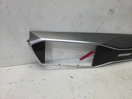 LISTWA DEKOR OSŁONA DESKI AUDI A6 C8 4K1857200G EUROPA