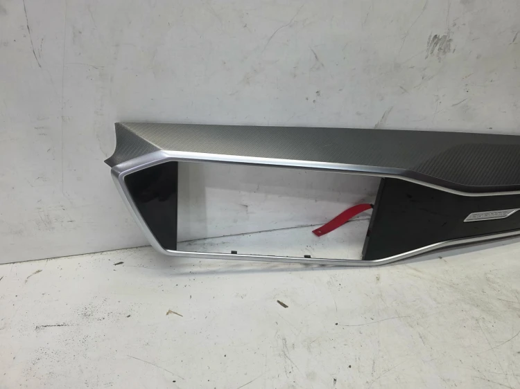 LISTWA DEKOR OSŁONA DESKI AUDI A6 C8 4K1857200G EUROPA