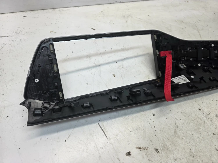 LISTWA DEKOR OSŁONA DESKI AUDI A6 C8 4K1857200G EUROPA