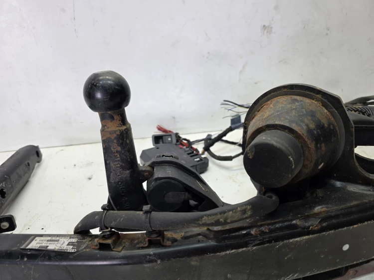 HAK HOLOWNICZY SKŁADANY WESTFAILA + MODUŁ AUDI A4 B9 8W0800491M KOMPLET