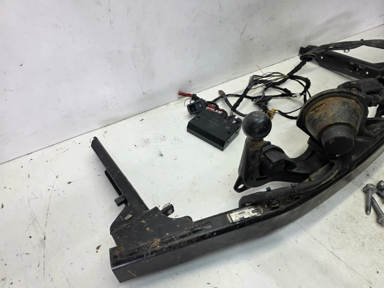 HAK HOLOWNICZY SKŁADANY WESTFAILA + MODUŁ AUDI A4 B9 8W0800491M KOMPLET