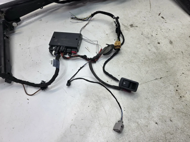HAK HOLOWNICZY SKŁADANY WESTFAILA + MODUŁ AUDI A4 B9 8W0800491M KOMPLET