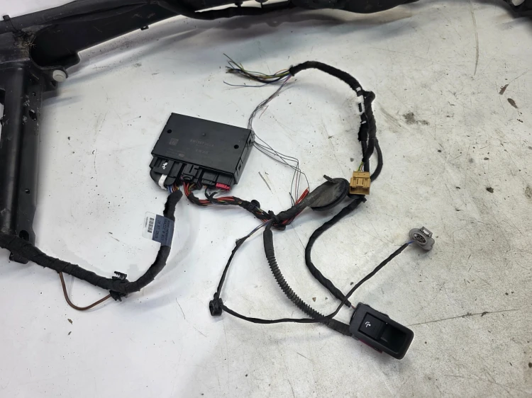 HAK HOLOWNICZY SKŁADANY WESTFAILA + MODUŁ AUDI A4 B9 8W0800491M KOMPLET