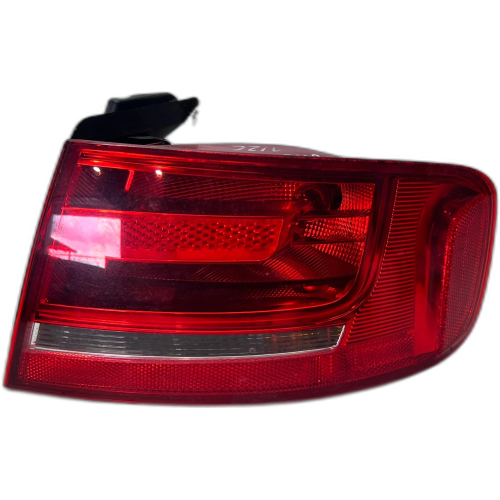 LAMPA PRAWY TYŁ W BŁOTNIK AUDI A4 B8 8K5945096D 1/26