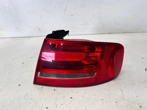 LAMPA PRAWY TYŁ W BŁOTNIK AUDI A4 B8 8K5945096D 1/26