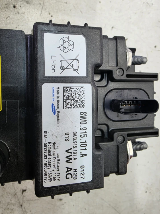 DODATKOWY AKUMULATOR AUDI A6 C8 A7 4K A4 B9 A5 8W0915101A
