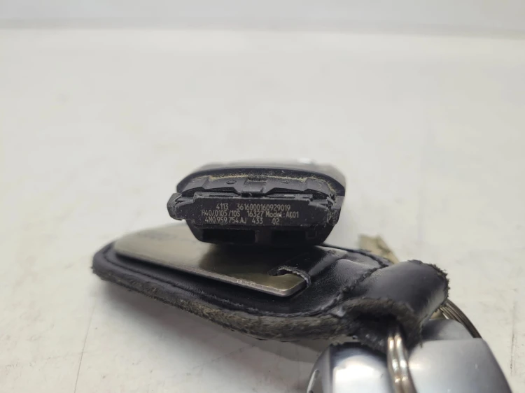 KLUCZYK PILOT KEYLESS AUDI A4 B9 A5 8W Q7 4M 4M0959754AJ 1/26