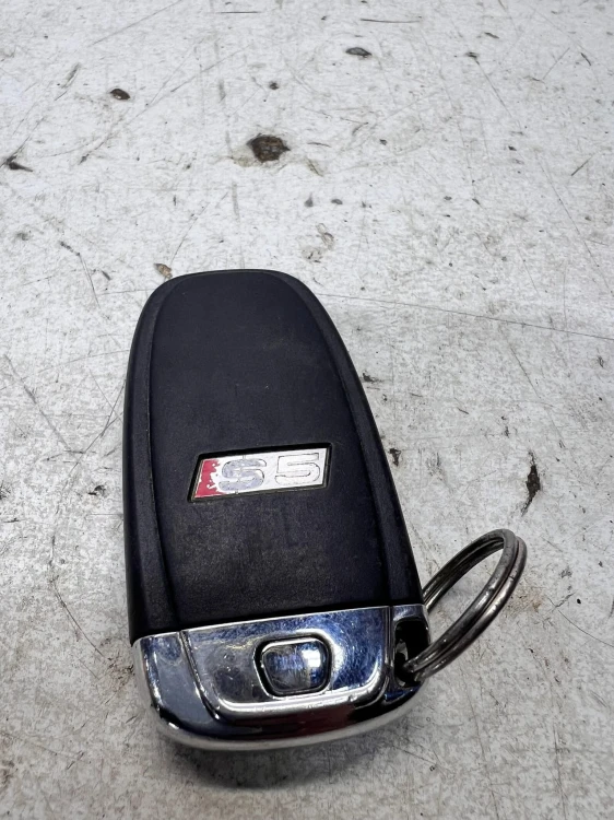 KLUCZYK PILOT AUDI S5 8T 8T0959754AB