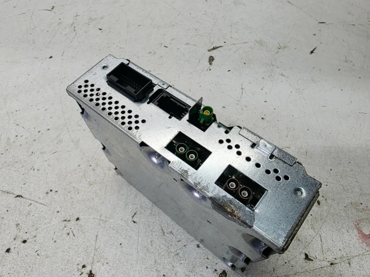 ODIORNIK TV TUNER TV AUDI A6 C6 A8 D3 Q7 4L A4 B8 A5 4F0919129B