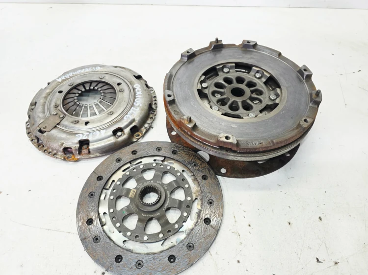 KOŁO DWUMASOWE SPRZĘGŁO AUDI A4 B9 A5 8W 2.0 TDI 0CX105266 16/26