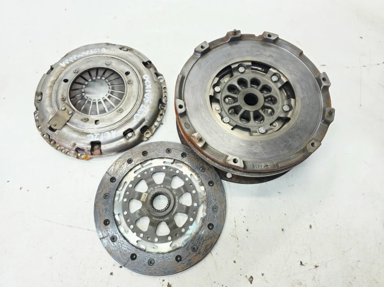 KOŁO DWUMASOWE SPRZĘGŁO AUDI A4 B9 A5 8W 2.0 TDI 0CX105266 16/26