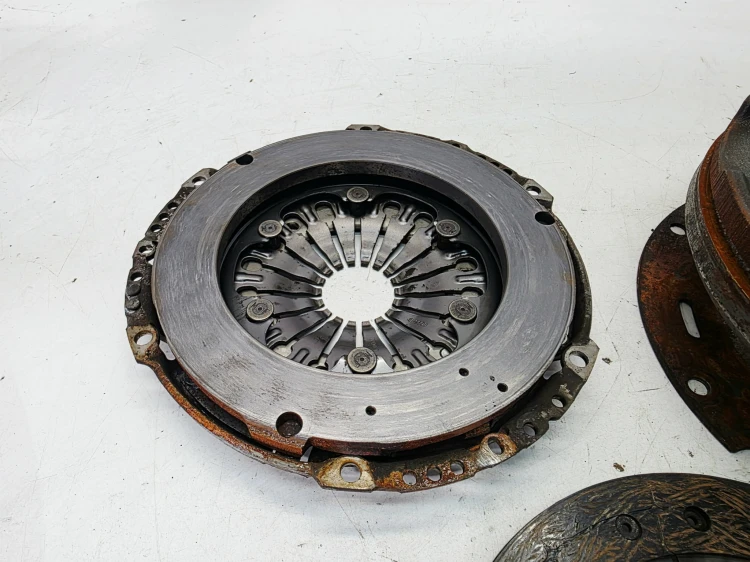 KOŁO DWUMASOWE SPRZĘGŁO AUDI A4 B9 A5 8W 2.0 TDI 0CX105266 16/26