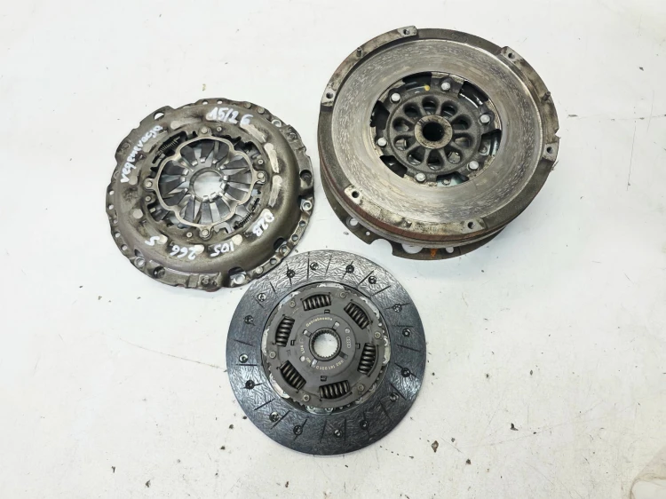 KOŁO DWUMASOWE SPRZĘGŁO AUDI A4 B8 A5 2.0 TDI 2.0 TFSI 0B2105266S 15/26