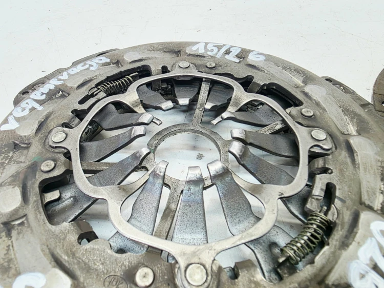 KOŁO DWUMASOWE SPRZĘGŁO AUDI A4 B8 A5 2.0 TDI 2.0 TFSI 0B2105266S 15/26
