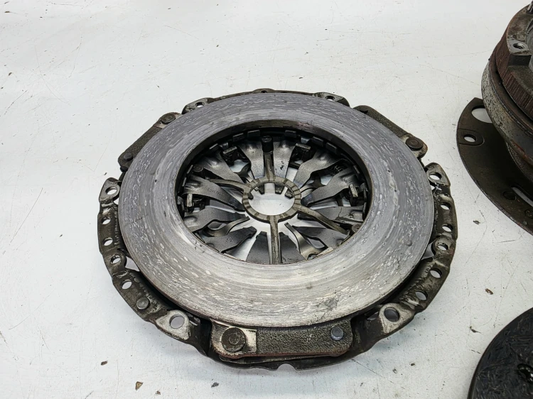 KOŁO DWUMASOWE SPRZĘGŁO AUDI A4 B8 A5 2.0 TDI 2.0 TFSI 0B2105266S 15/26