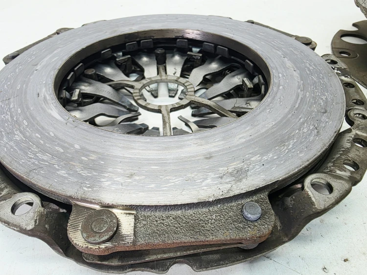 KOŁO DWUMASOWE SPRZĘGŁO AUDI A4 B8 A5 2.0 TDI 2.0 TFSI 0B2105266S 15/26