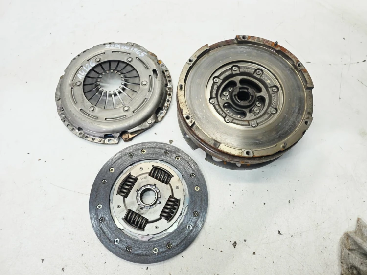 KOŁO DWUMASOWE SPRZĘGŁO AUDI A4 B8 A5 2.0 TDI 1.8 TFSI 2294001965 14/26