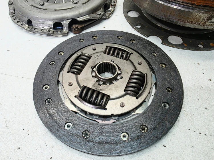 KOŁO DWUMASOWE SPRZĘGŁO AUDI A4 B8 A5 2.0 TDI 1.8 TFSI 2294001965 14/26