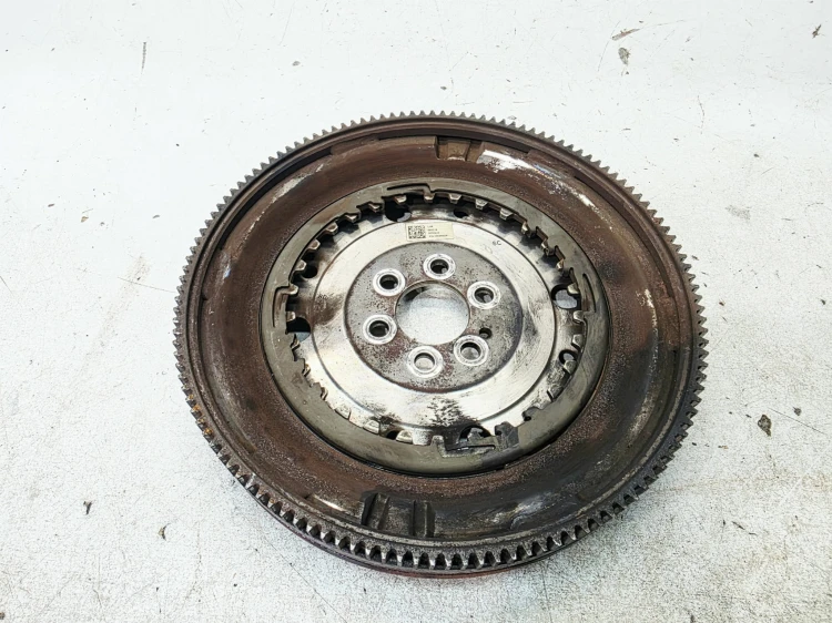 KOŁO DWUMASOWE DWUMAS AUDI VOLKSWAGEN SEAT SKODA 1.6 TDI 03L105266DP