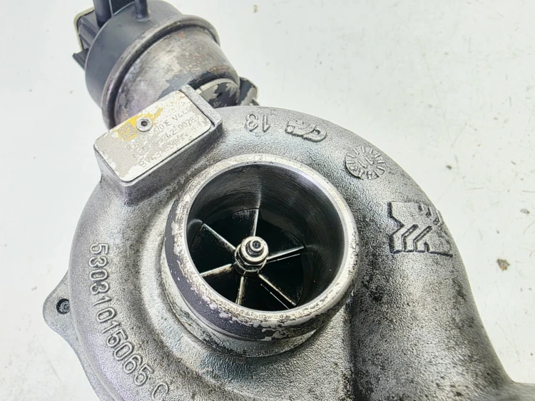 TURBOSPRĘŻARKA TURBO TURBINA AUDI A4 B8 A5 8T 2.0 TDI 03L145701E