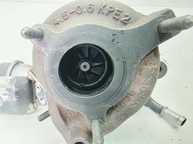 TURBOSPRĘŻARKA TURBO TURBINA AUDI A4 B8 A5 8T 2.0 TDI 03L145701E