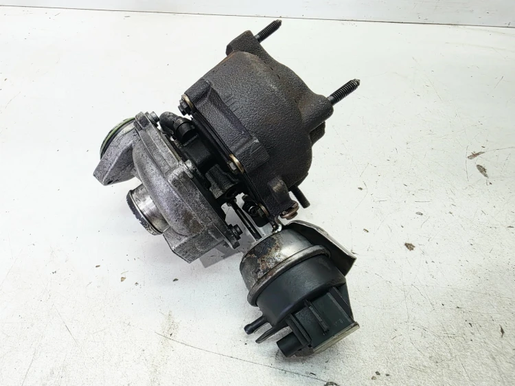 TURBOSPRĘŻARKA TURBO TURBINA AUDI A4 B8 A5 8T 2.0 TDI 03L145701E