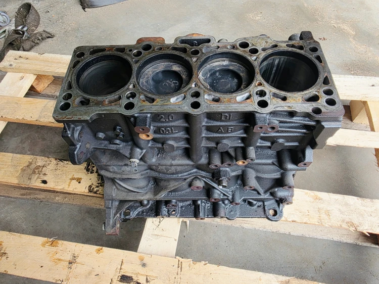 BLOK DÓŁ SILNIKA WAŁ AUDI A4 B8 A5 8T Q5 8R A6 2.0 TDI CAH 03L021AB 19/26
