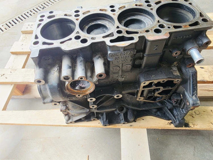 BLOK DÓŁ SILNIKA WAŁ AUDI A4 B8 A5 8T Q5 8R A6 2.0 TDI CAH 03L021AB 19/26