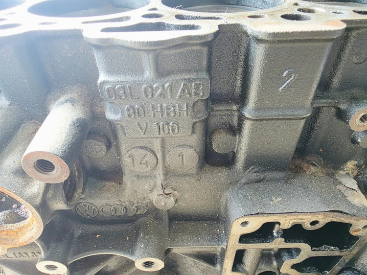 BLOK DÓŁ SILNIKA WAŁ AUDI A4 B8 A5 8T Q5 8R A6 2.0 TDI CAH 03L021AB 19/26