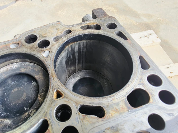 BLOK DÓŁ SILNIKA WAŁ AUDI A4 B8 A5 8T Q5 8R A6 2.0 TDI CAH 03L021AB 19/26