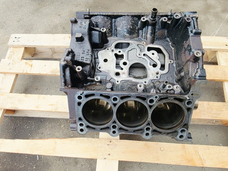 BLOK SILNIKA AUDI A6 C6 A8 D3 3.0 TDI ASB 059103023C 17/26