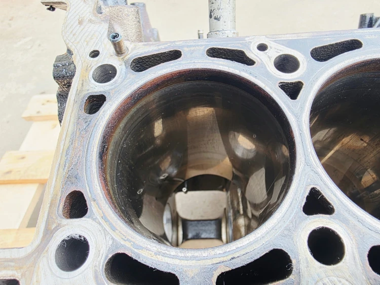 BLOK SILNIKA AUDI A6 C6 A8 D3 3.0 TDI ASB 059103023C 17/26
