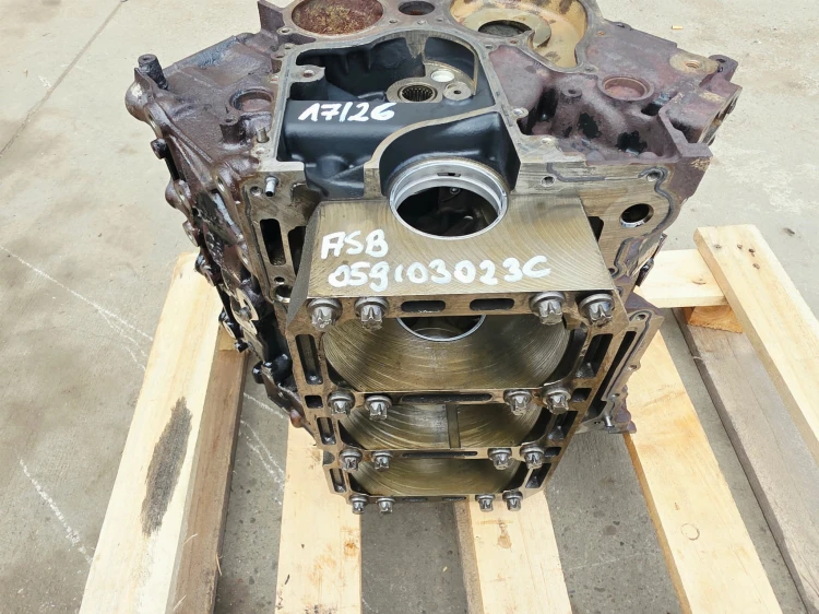 BLOK SILNIKA AUDI A6 C6 A8 D3 3.0 TDI ASB 059103023C 17/26