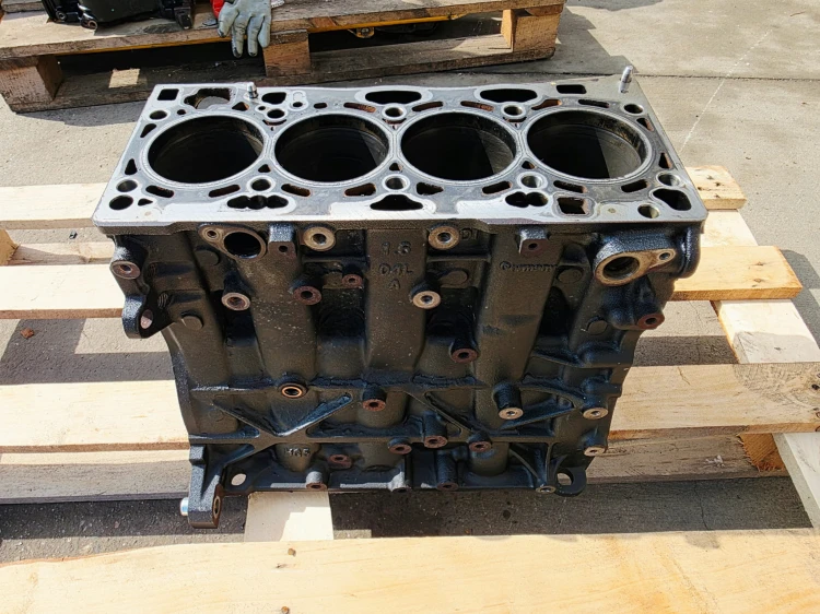 BLOK SILNIKA AUDI A3 8V VOLKSWAGEN SEAT SKODA 1.6 TDI 04L023A 15/26