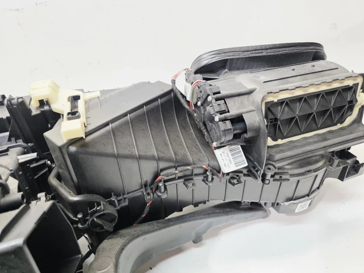 NAGRZEWNICA KOMPLETNA AUDI A4 B8 A5 8T Q5 8R LIFT 8T1820005A