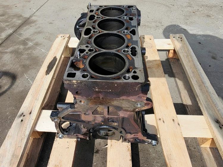 BLOK SILNIKA AUDI A3 8V VOLKSWAGEN SEAT SKODA 1.6 TDI 04L023A 15/26