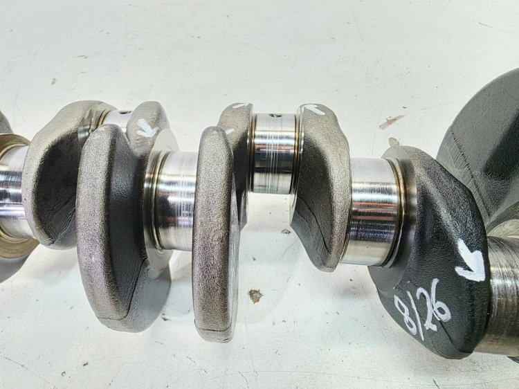WAŁ KORBOWY AUDI VOLKSWAGEN SEAT SKODA 1.6 TDI 04LB 8/26 ZATARTY