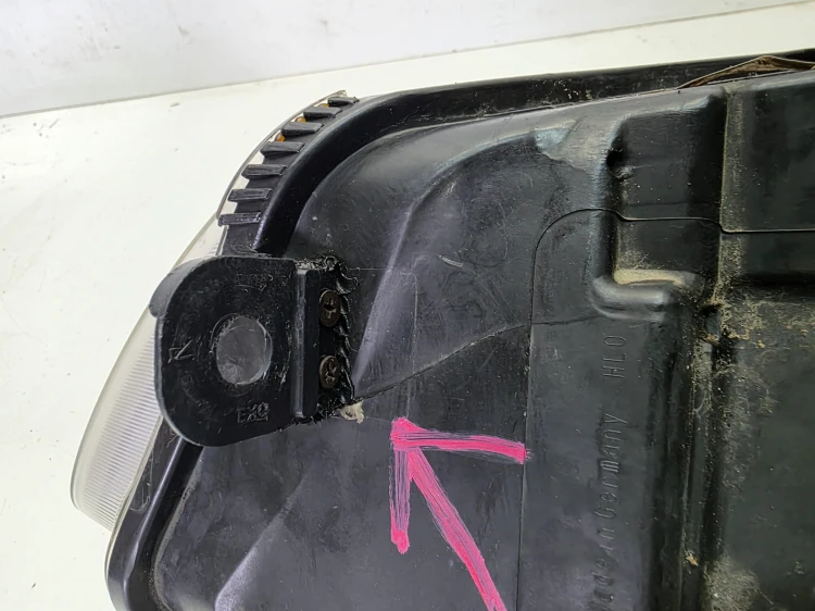 REFLEKTOR PRAWY AUDI A6 C6 4F0941004BB XENON SKRĘTNY NA CZĘŚCI