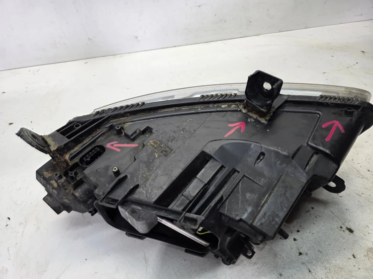 REFLEKTOR PRAWY AUDI A6 C6 4F0941004BB XENON SKRĘTNY NA CZĘŚCI