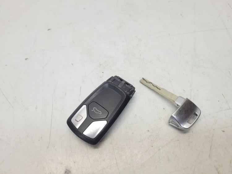 KLUCZYK PILOT KEYLESS AUDI Q5 FY A4 B9 A5 8W Q7 4M 4M0959754T 1/26