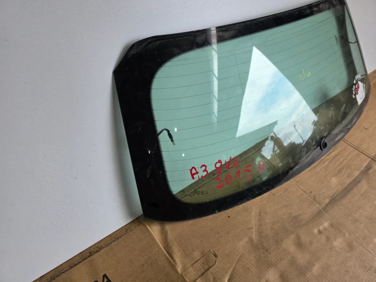SZYBA TYLNA TYŁ Z KLAPY AUDI A3 8V 5-DRZWI SPORTBACK 8V4845501 2015 ROK