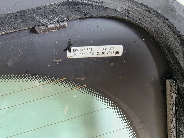 SZYBA TYLNA TYŁ Z KLAPY AUDI A3 8V 5-DRZWI SPORTBACK 8V4845501 2015 ROK