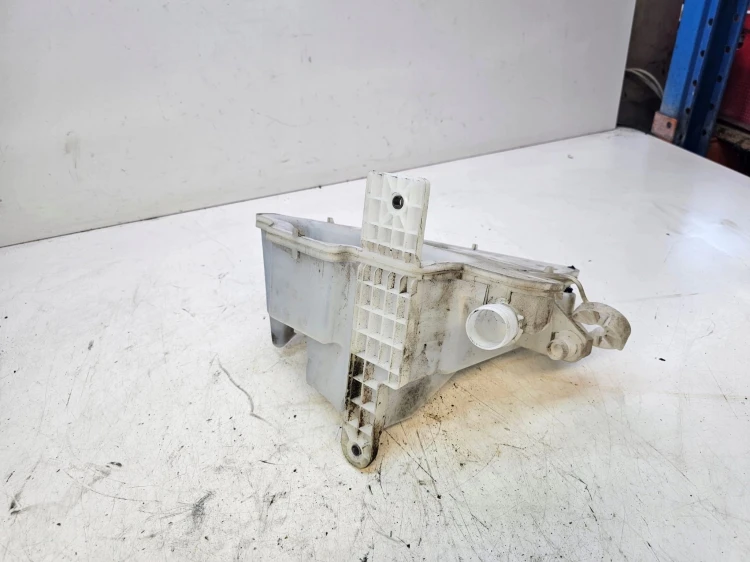 ZBIORNIK PŁYNU DO SPRYSKIWACZY AUDI A1 8X VW SEAT 6C0955453G